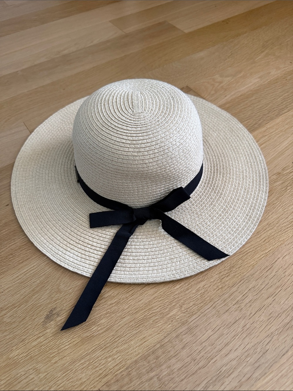 Women's Cream Straw Sun Hat with Black Ribbon